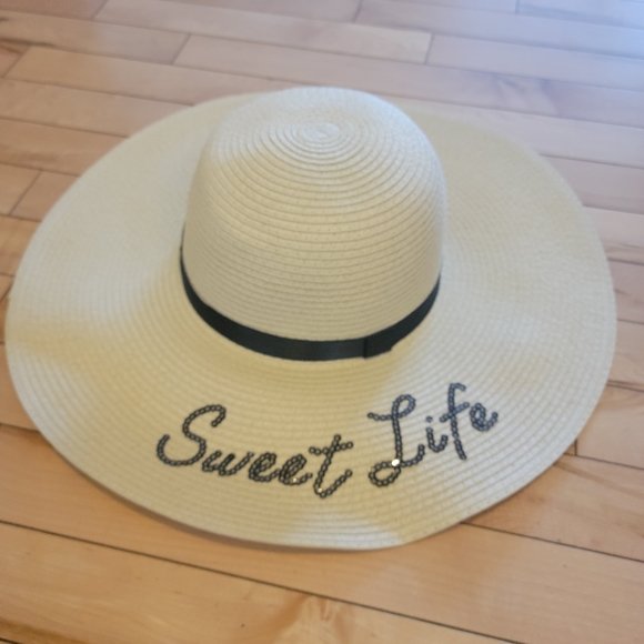 Straw Hat - Picture 3 of 3